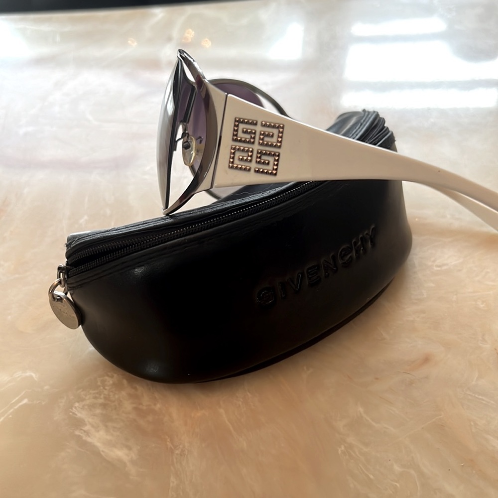Givenchy Shield Sunglasses With White Temples - image 2